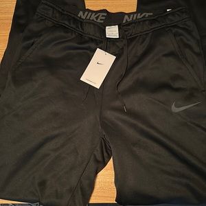 Brand new men’s Nike black Therma-fit pants, size Large